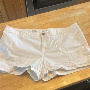 a.n.a White Jean Shorts Classic Summer Essential